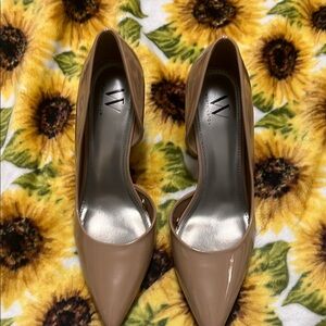Worthington Tan Heels Elegant Design